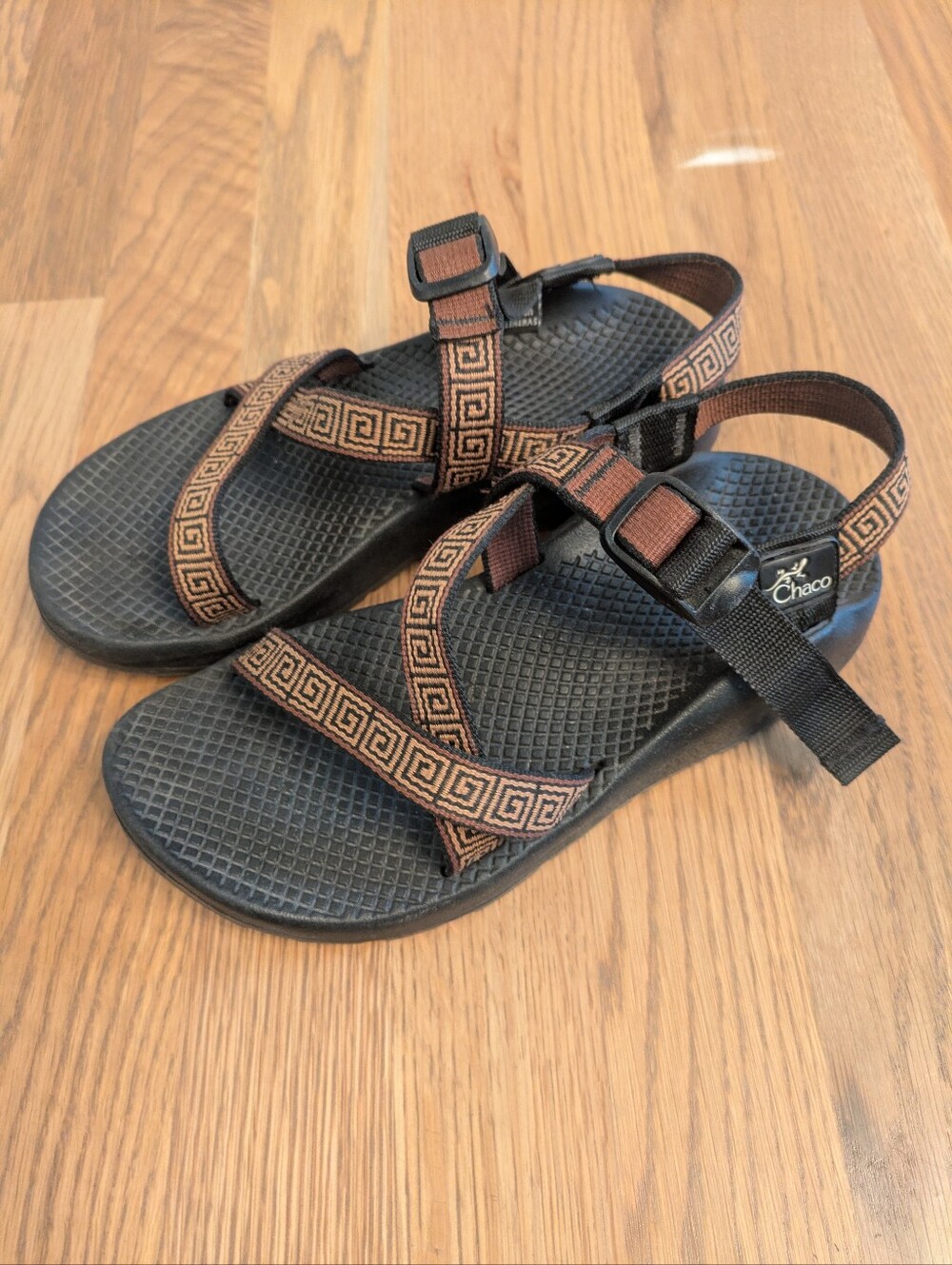 Chaco Women's Classic Z/1 Sandals with Brown Patterned Straps Women's Size 6